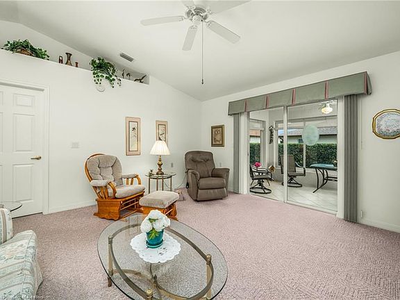 4th image of 104 Edgewater Dr S