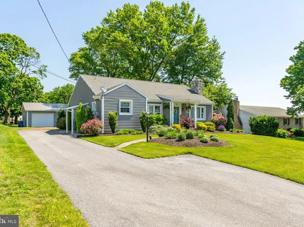 108 Vine St, East Earl, PA 17581