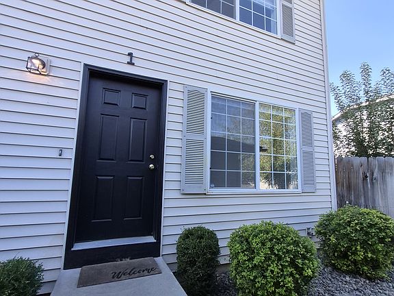End unit with lots of oversized windows