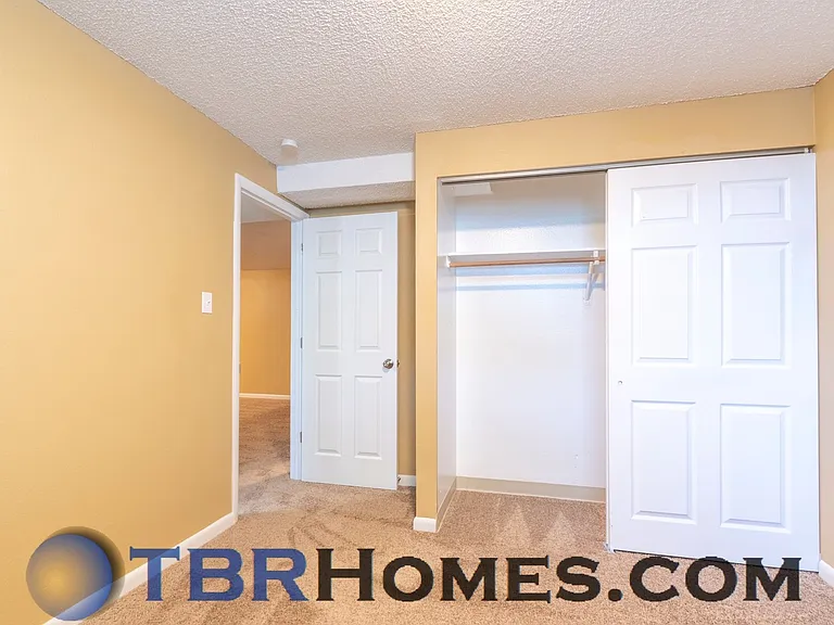 14435 Olmsted Dr — Photo 17