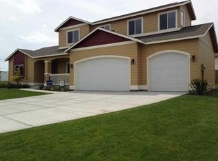 579 Charbonneau Dr, Richland, WA 99352