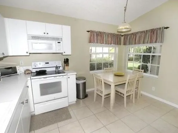 5057 S La Sedona Cir, Delray Beach, FL 33484
