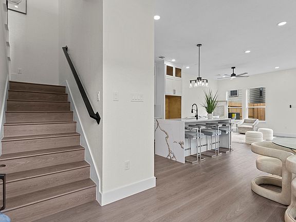 5th image of 6818 Avenue F