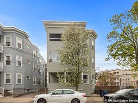 5 Magnus Ave