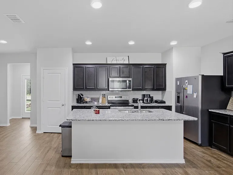 420 Milverton Dr — Photo 6