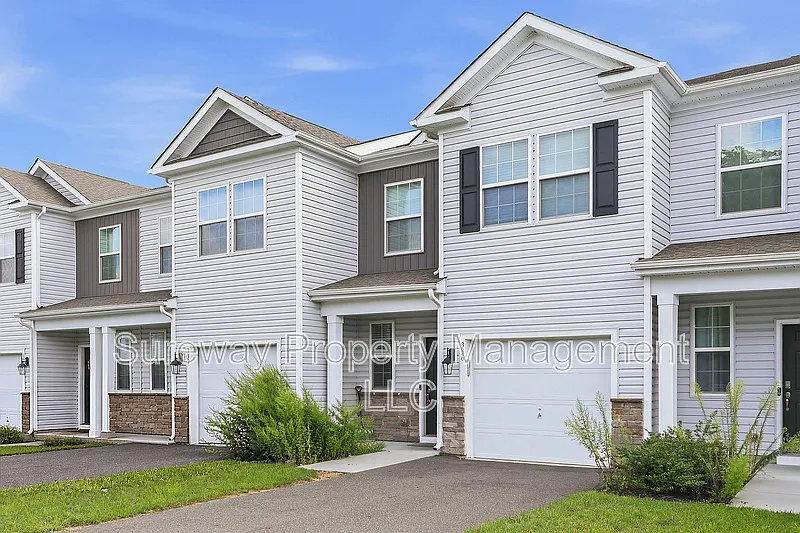 3 bed, 2.5 bath, 1484 sqft, $2,700 — Photo 2