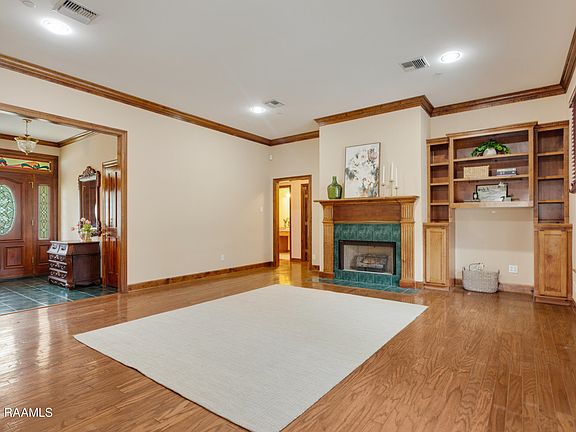 4th image of 200 Edinburgh Dr