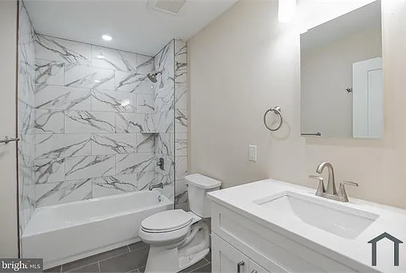 3345 N 19th St #3R — Photo 5
