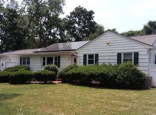 1424 Penataquit Ave, Bay Shore, NY 11706