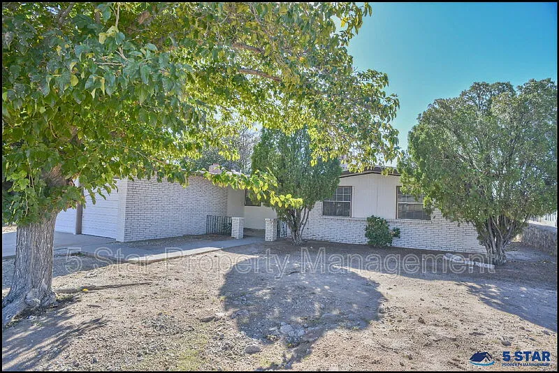 3 bed, 2.0 bath, 1372 sqft, $1,650 — Photo 1