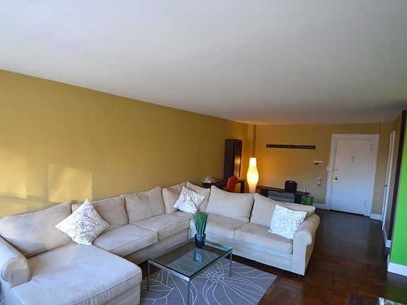 4th image of 415 Claremont Ave #C006a-61