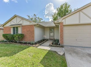 9910 Rustic Rock Rd, La Porte, TX 77571