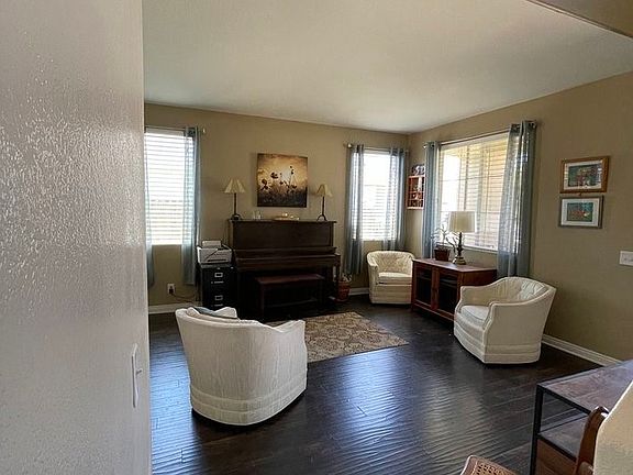 3rd image of 43667 Yukon Ct