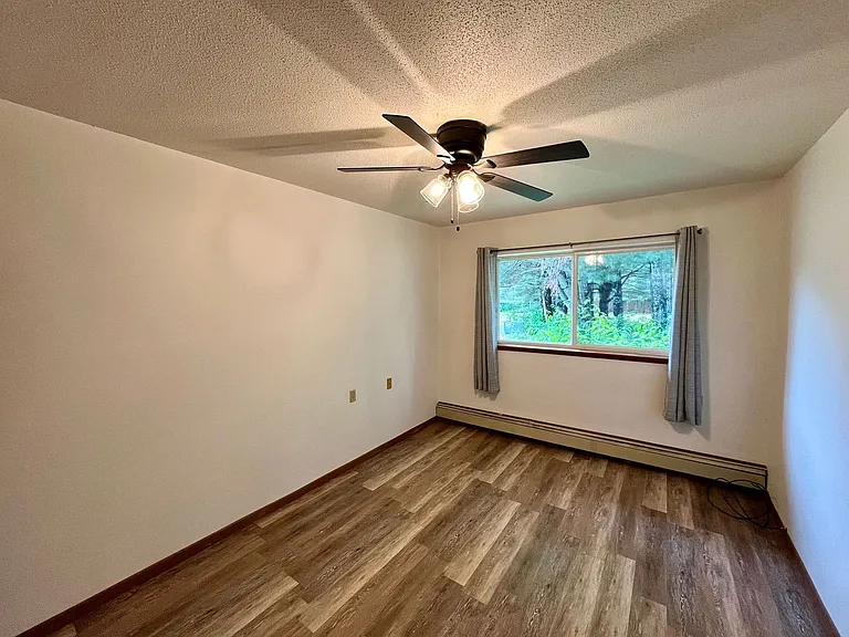 416 Mill St W — Photo 18
