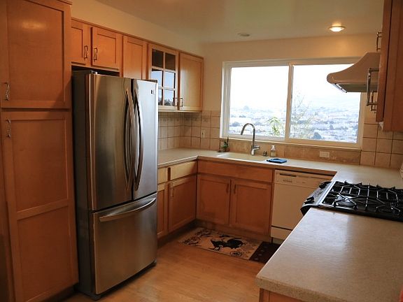 5th image of 115 Monterey Blvd