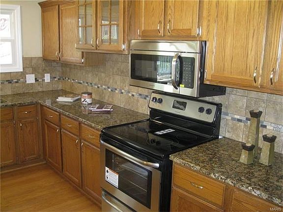 Stainless appliances.