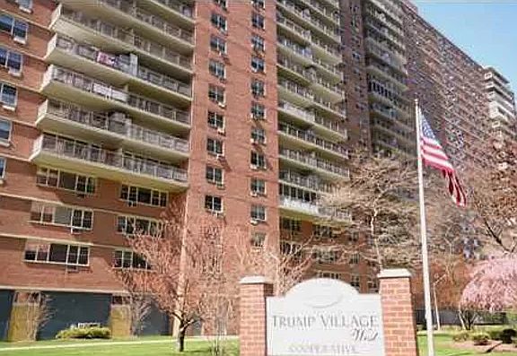 2nd image of 2942 W 5th St APT 7G