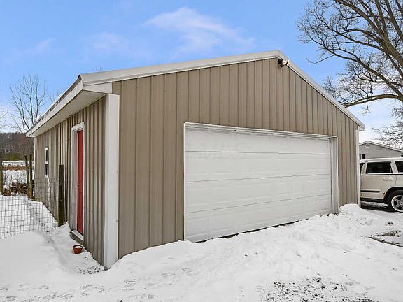 3rd image of 2640 Township Road 254
