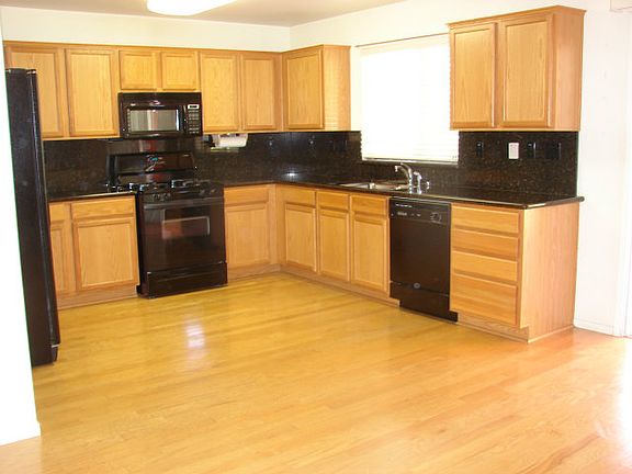2nd image of 2598 Glenview Dr