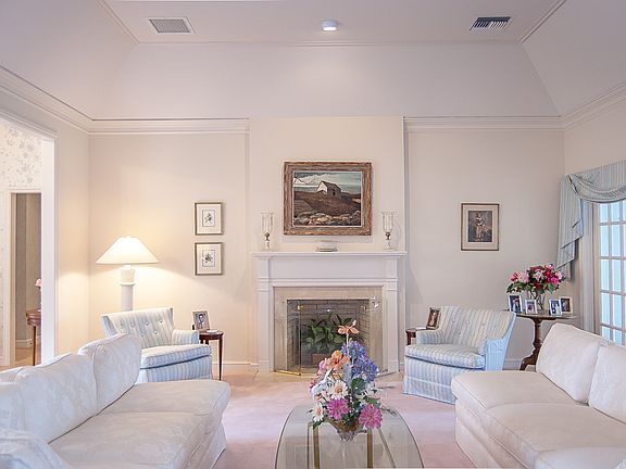2nd image of 500 Sea Oak Dr