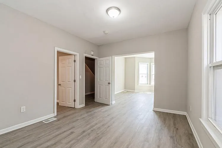 332 Woodside Ave #2 — Photo 5