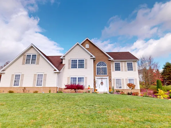 2132 Stopper Dr, Montoursville, PA 17754