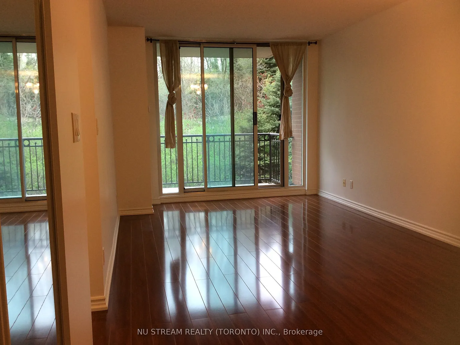 2 bed, $2,600 — Photo 2