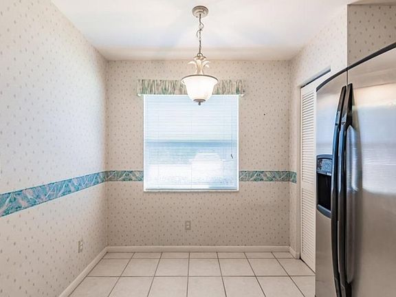 4th image of 1344 Derbyshire Ct APT 103