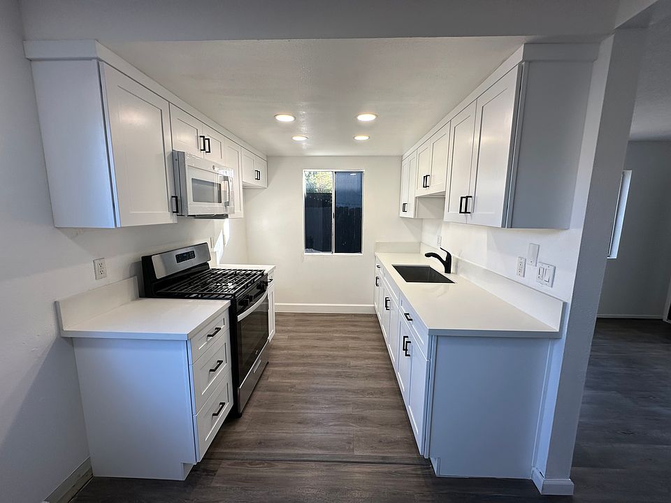 1st image of 230 W Harvard Blvd APT 5