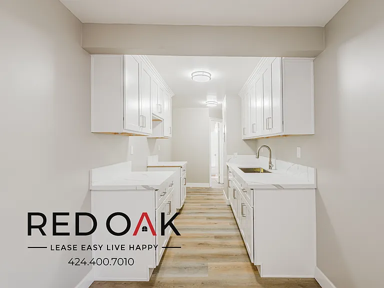 921 W 82nd St #27 — Photo 11