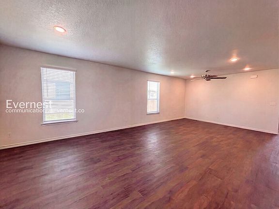 4th image of 854 Freedom Cir