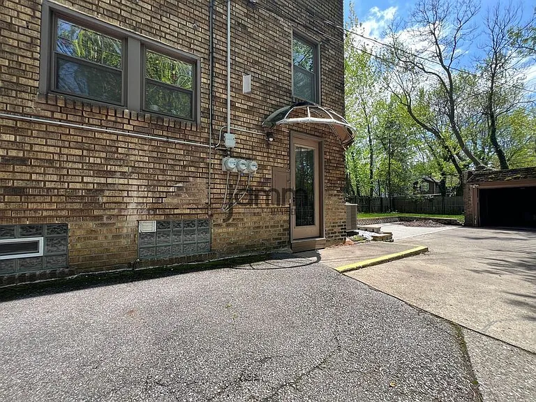 3232 Clarendon Rd — Photo 27