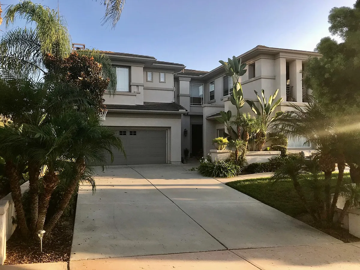Building Photo - 1498 Cascadia Ln