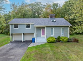 23 Cambridge Dr, Cromwell, CT 06416