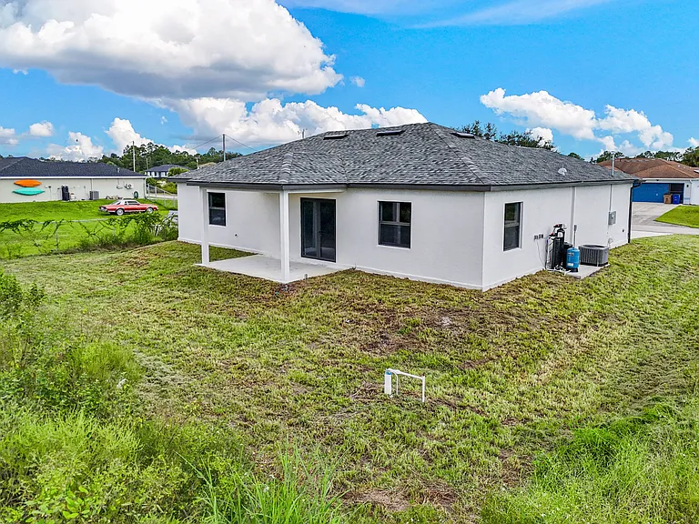 727 Cane St E — Photo 10