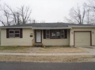 2033 N Albertha Ave, Springfield, MO 65803