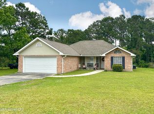 40 Countryside Dr, Carriere, MS 39426