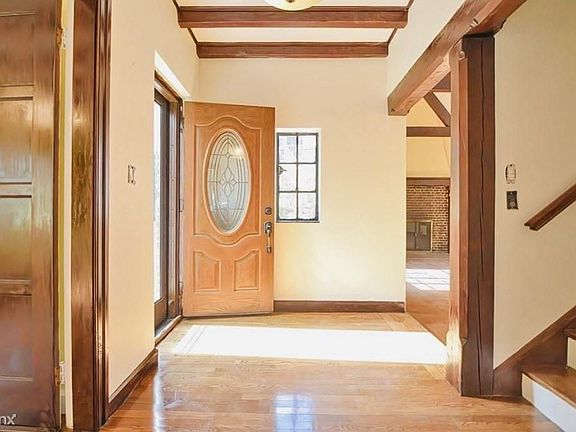280 Quinobequin Rd. Newton (Waban) Unit Photo 3