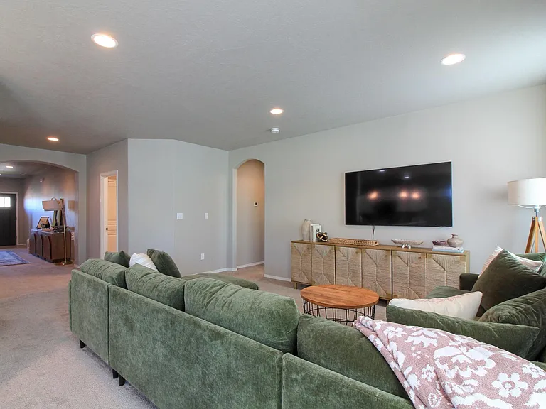 2933 Castle Rock Blvd — Photo 2