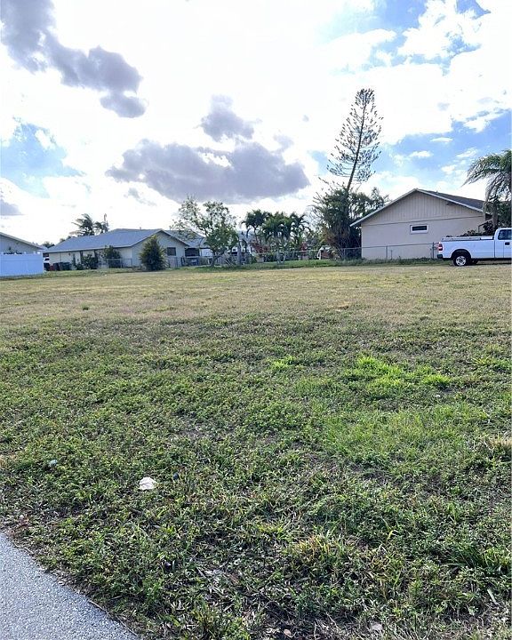 2nd image of 206 SW 44th Terrace Cpe