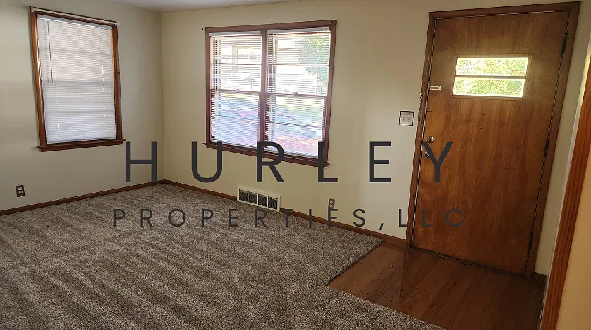 2 bed, 1000 sqft, $1,300 — Photo 3