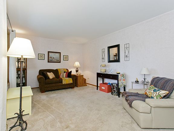 4th image of 6431 W 126th Pl