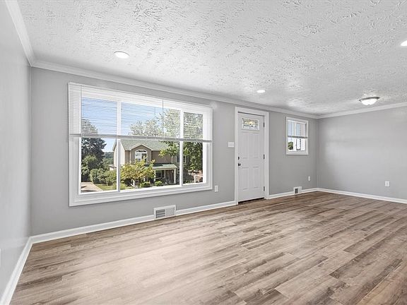 3rd image of 373 Bost Dr