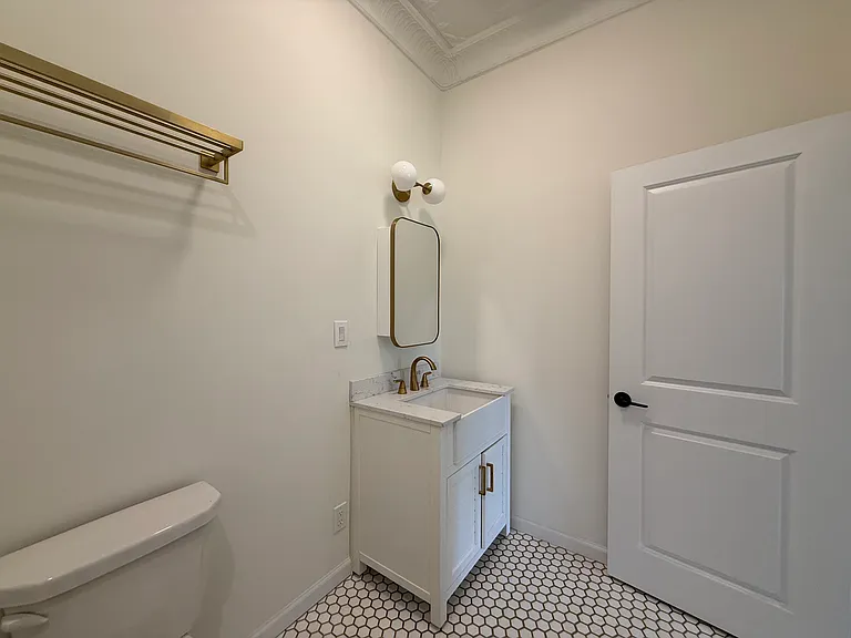 110 Main St #2 — Photo 10