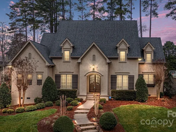2114 Garden View Ln, Matthews, NC 28104