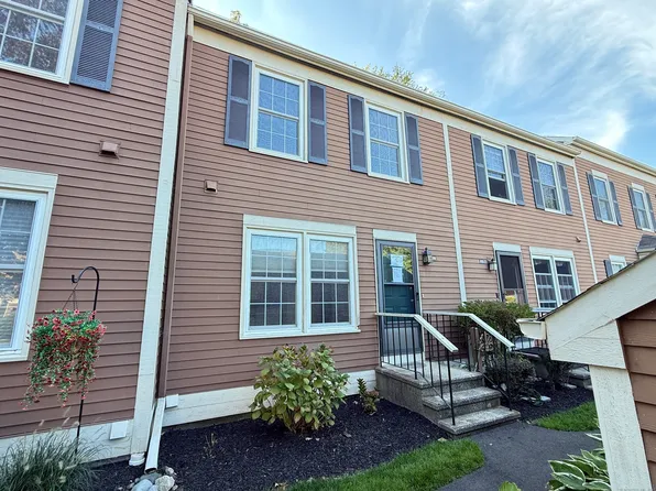 38 Foxbridge Village Road #38, Branford, CT 06405