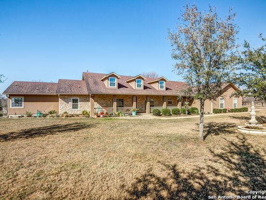 602 Home Xing, Adkins, TX 78101