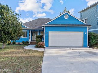 786 Settlers Ln, Kure Beach, NC 28449
