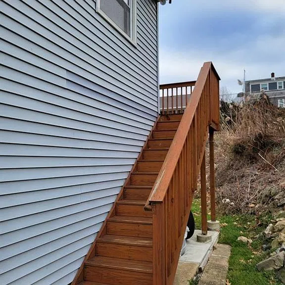 511 Leffert St — Photo 2