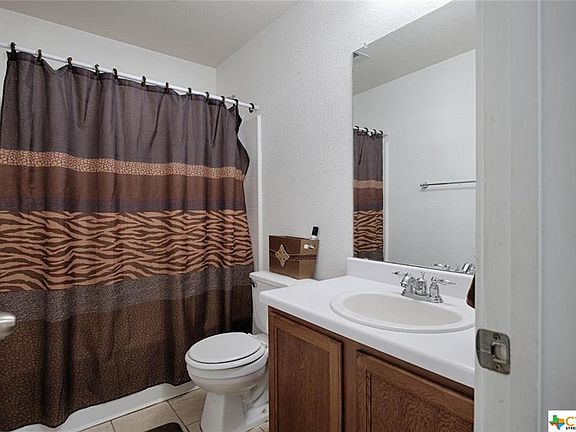 4th image of 318 Brown St